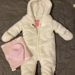 Adorable baby bear onsie!