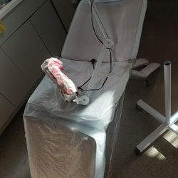 Esthetician bed
