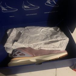 Womens KIZIK’s Size 7.1/2 