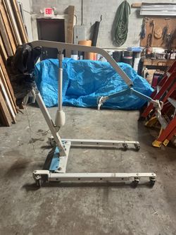Medline Battery Operated Lift