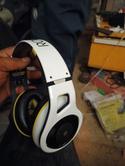 Scosche Rockstar Edition Wireless Bluetooth Over-Ear Headphones