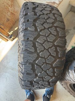 33x12 50r17