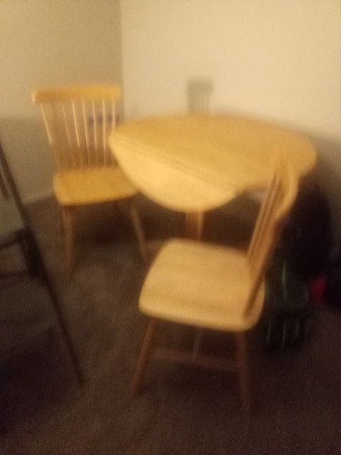 Leaf Maple Kitchen Table With Two Maple Chairl
