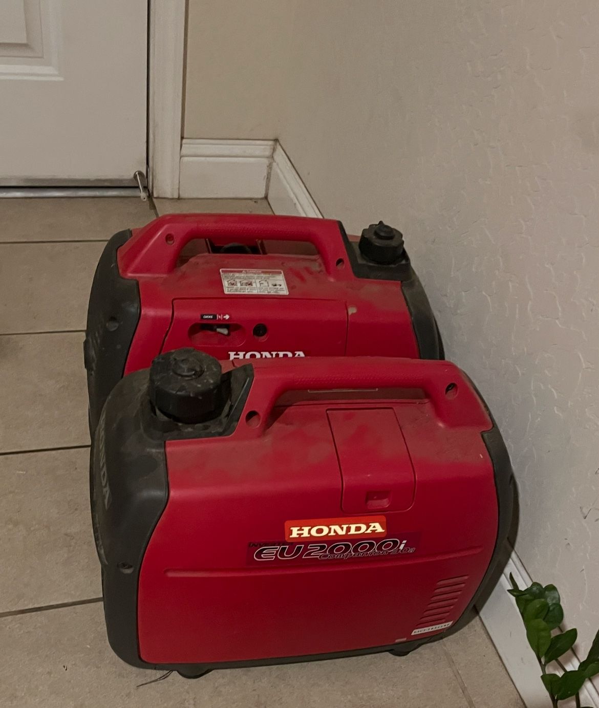π Honda EU2000 & EU2000i Inverter Generators + Parallel Cable