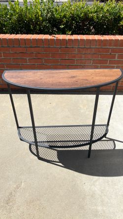Brown/black metal table