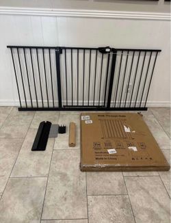 Extra Wide Pet Gate / Baby Gate - Fits Openings 67.32” - 72.04”