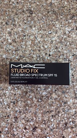 MAC Studio Fix Fluid Foundation SPF 15