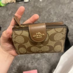 Coach Large wallet for Sale original price 195