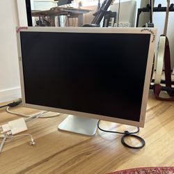 30” Mac HD Cinema Display 