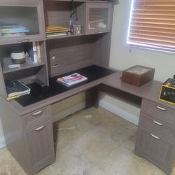 Corner Desk With Hutch