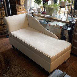 Chaise Lounge chair with storage