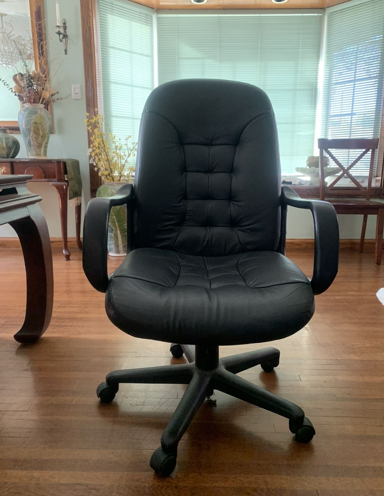Office Desk Swivel Rolling Chair