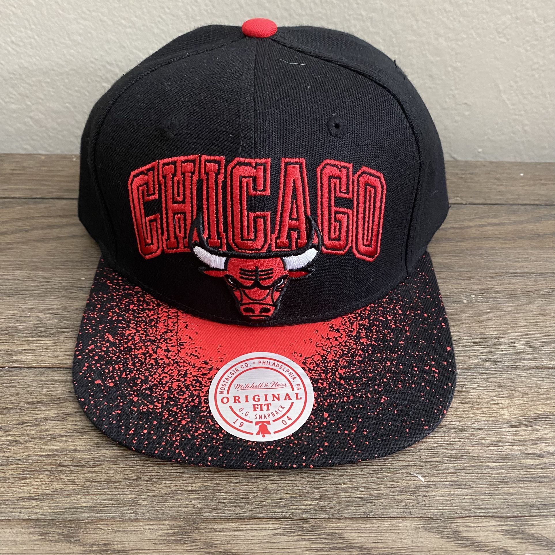NWT Mitchell & Ness Chicago Bulls NBA Spray Paint Cap Hat Snapback Black Red
