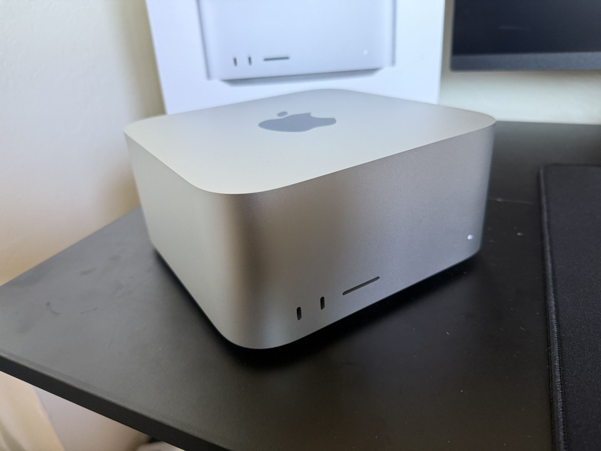 2025 Mac Studio M4 Max 32GB Memory 512GB Ssd