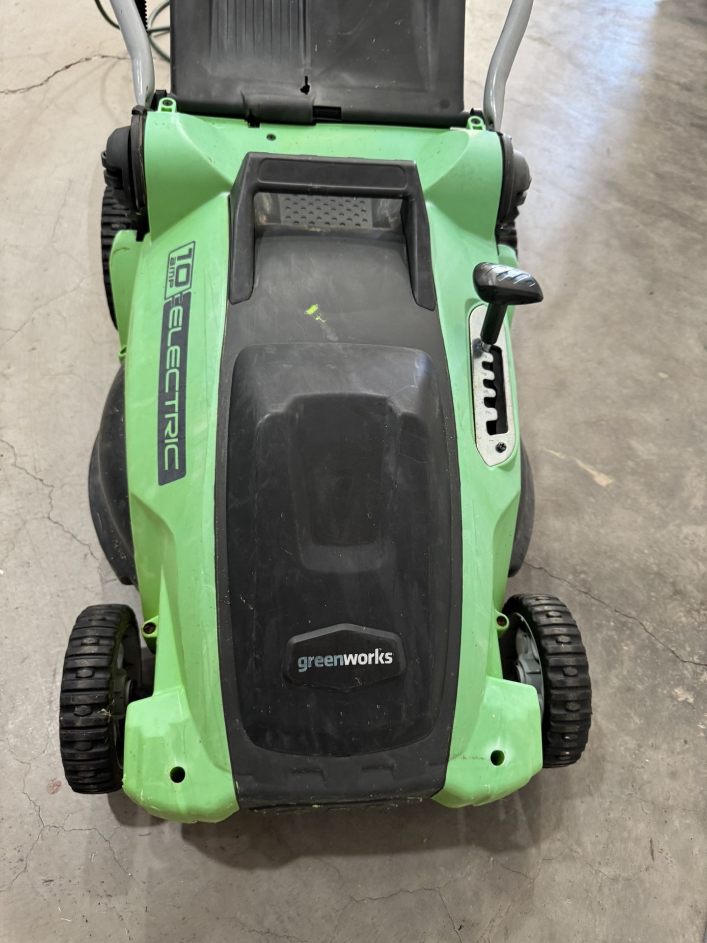 Plug In Electric Lawn Mower. -35ave & Glendale
