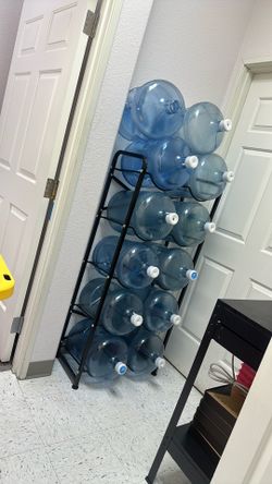 Water jug holder