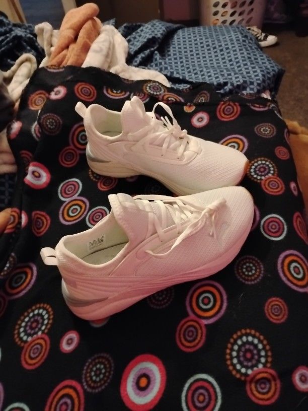 BRAND NEW WHITE WITH LIGHT BLUE PUMAS!