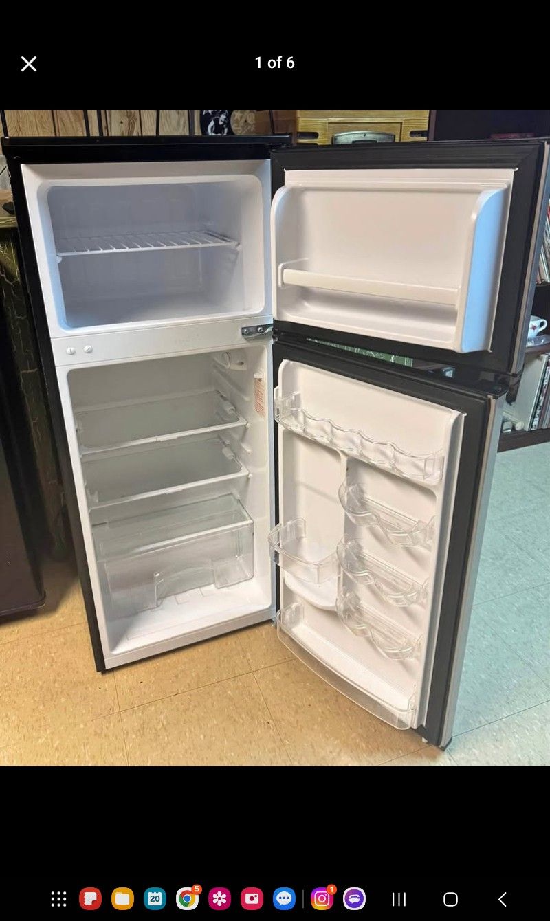 Magic Chef Refrigerator