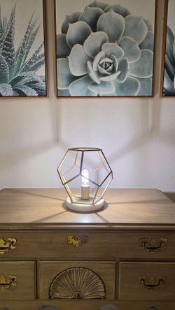 Heavy modern lamp