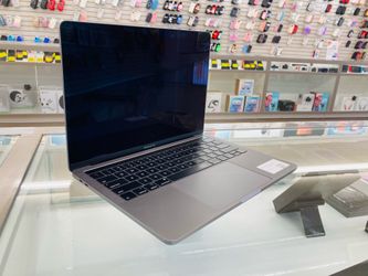MacBook Pro 2019 16gb ram 512gb ssd 13”