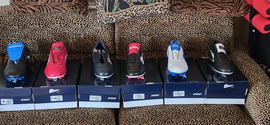OLMECA SOCCER SHOES