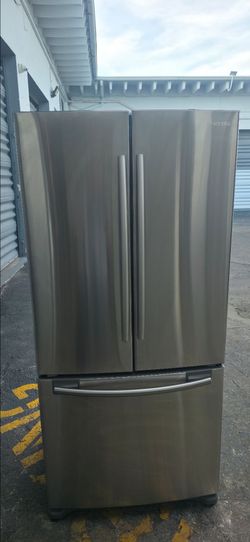 Samsung 33" Stainless Steel French Door Refrigerator / Fridge