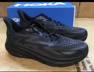 Hoka One One Clifton 9 1132210 BBLC Men's Black Running Shoes Size 8.5 But Feels Like 8
