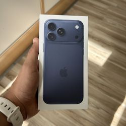 iPhone 17 Pro Max Deep Blue 256 GB