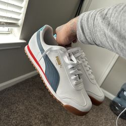 Puma Basic. NEVER WORN