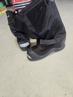 Size 10-11.5 Over Boot Snow Shoes
