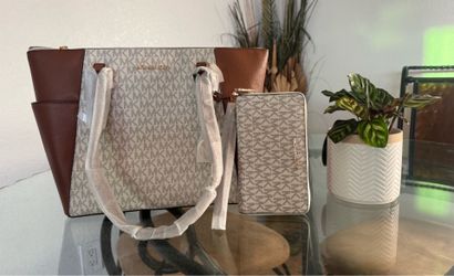Michael Kors purse with walker (New-with tags)!