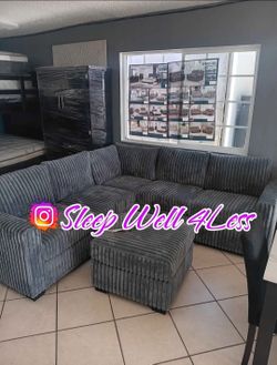 NEW  SECTIONAL SOFA