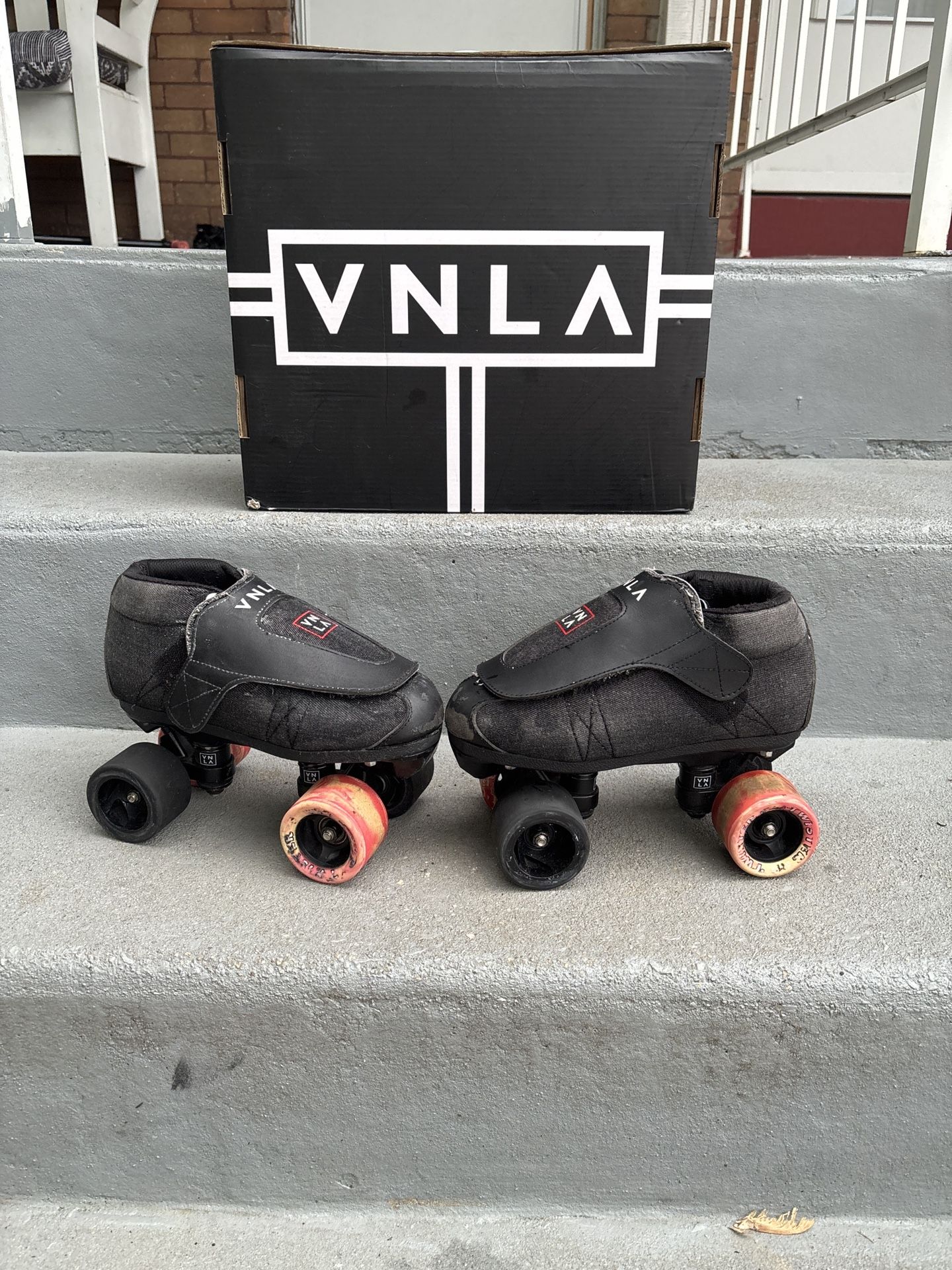 VNLA Roller Skates