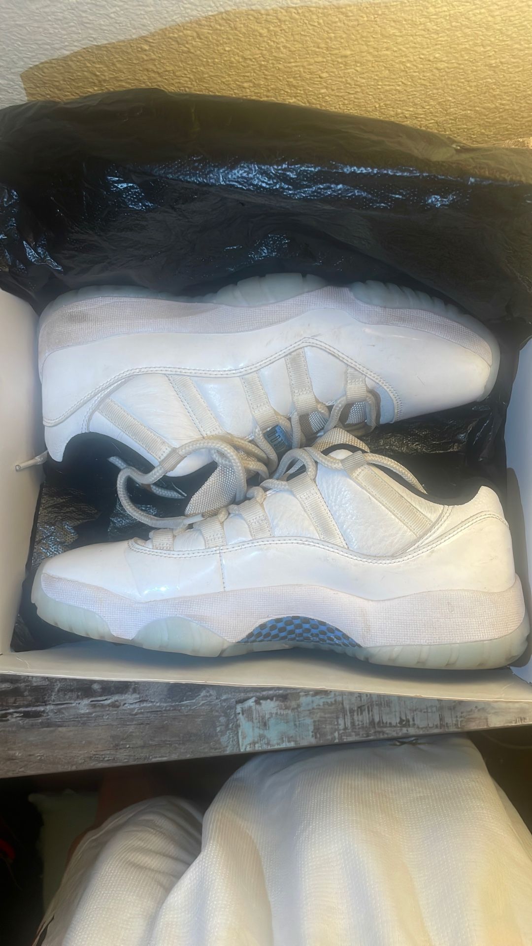 Jordan 11 Legend Blues Used