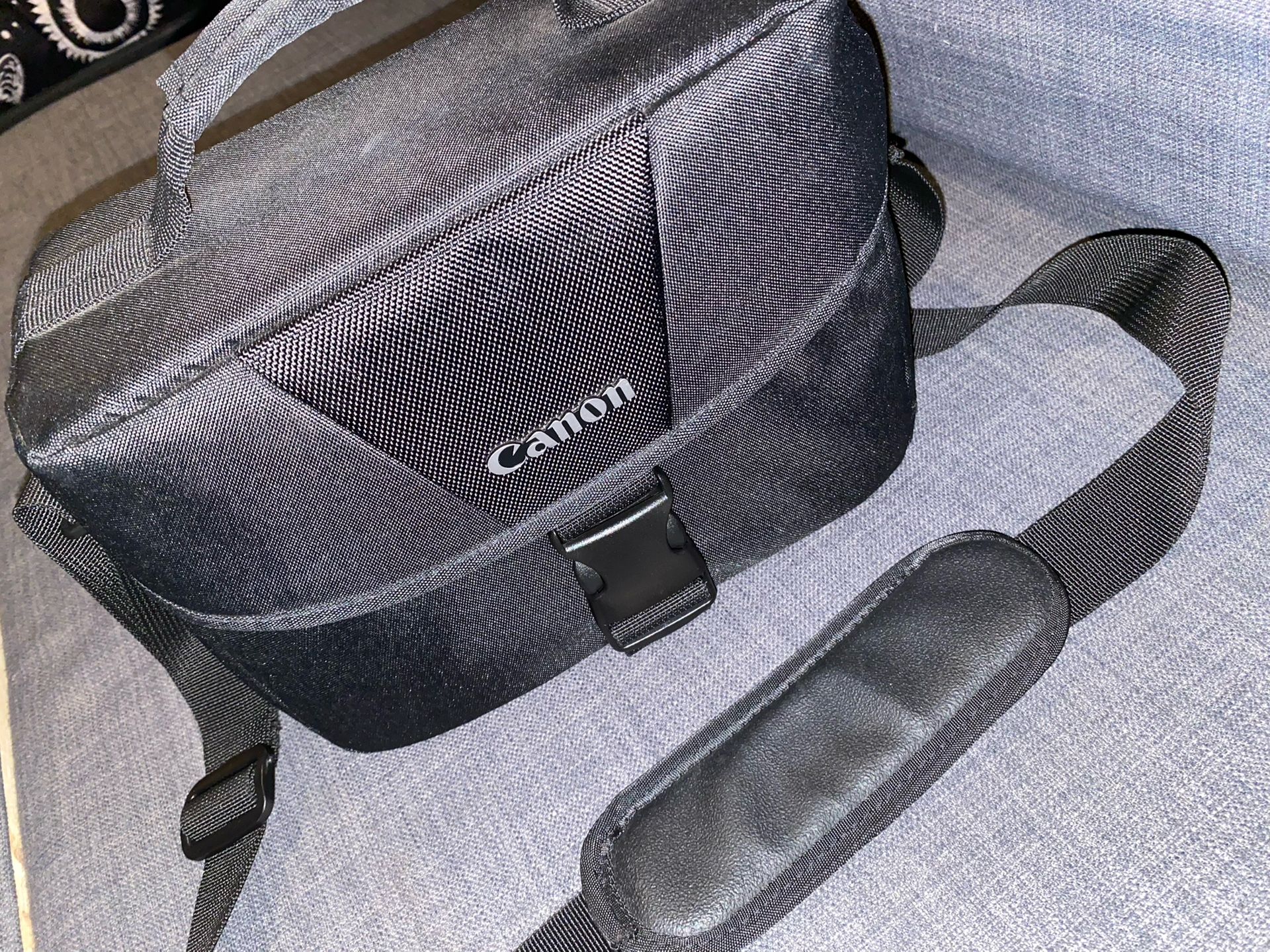 Canon EOS Rebel T7