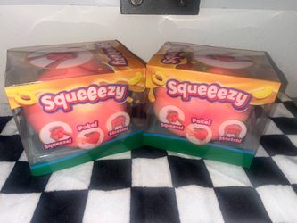 Squeezy peach squishy