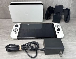 Nintendo Switch OLED Model HEG-001 Gaming Console Set (A1D033491)