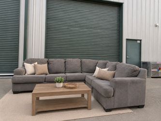 Large Gray L-Shaped Sectional – Soft & Comfortable