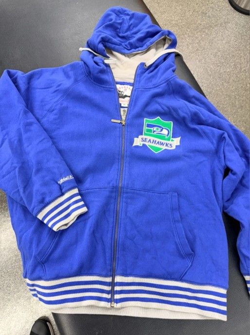 Seattle Seahawks throwback XL Mens Zip up Hoodie Mitchell & ness