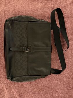 Coach Houston Messenger Bag in Signature Canvas F67330