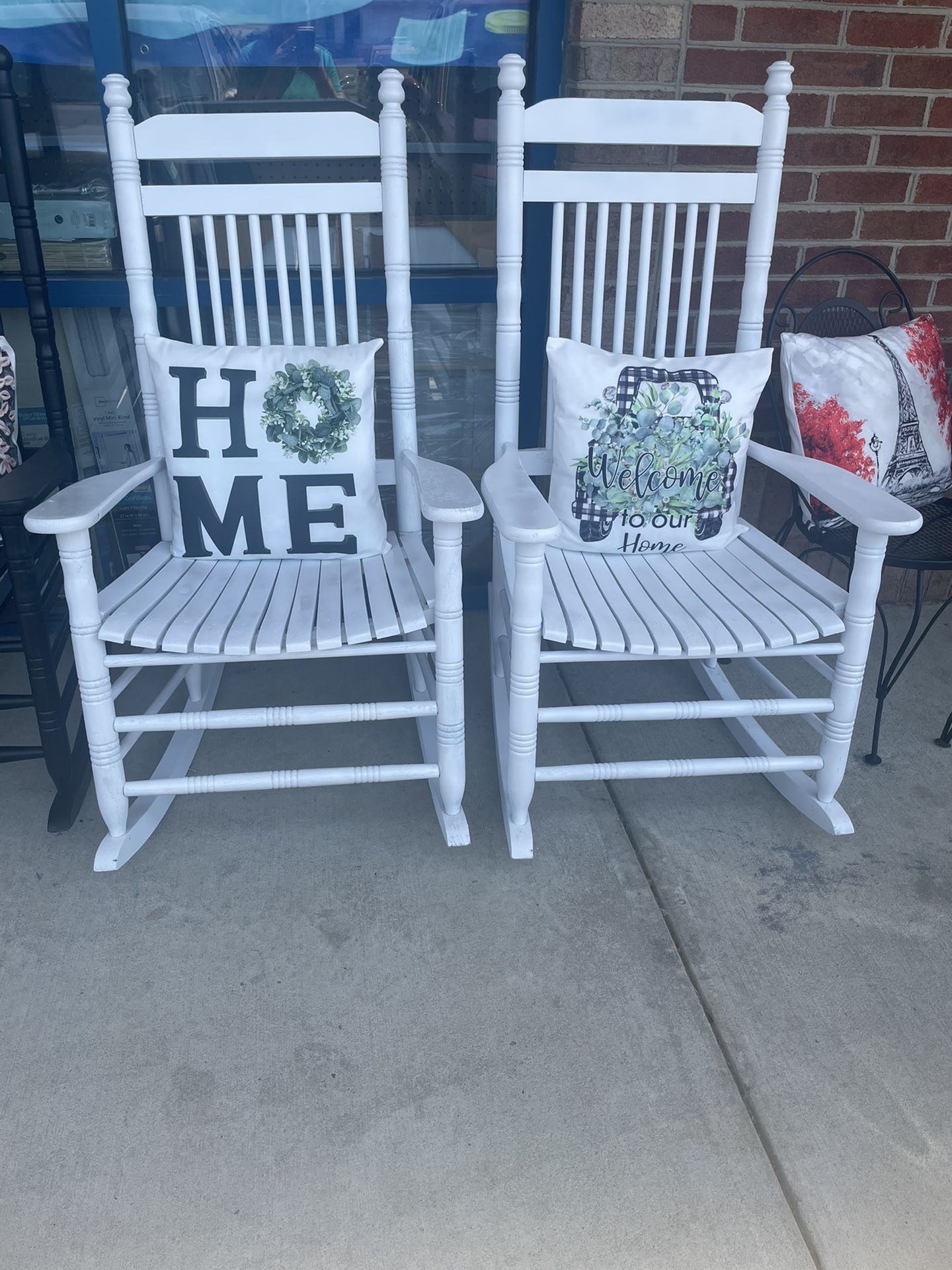 Beautiful Cracker Barrel Rocking Chairs Set Of 2 Chairs $300