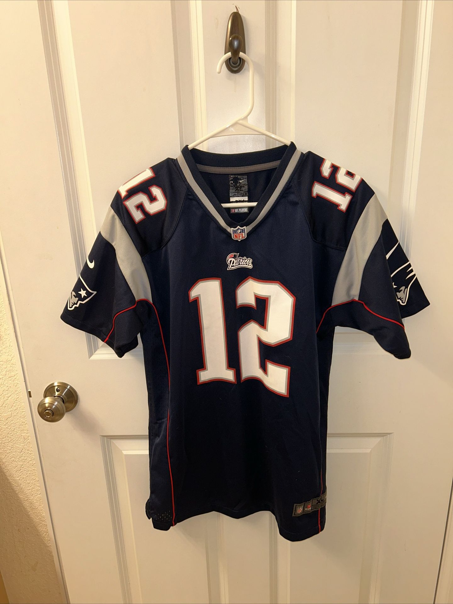 Kids XL Tom Brady New England Partriots Nike NFL On Field Jersey (fits like an adults small)