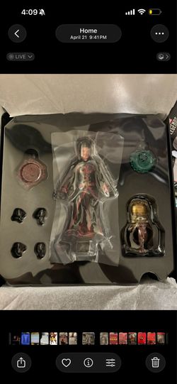 MEZCO Doctor Strange (Exclusive)