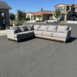 Luxury Gray Sectional Couch - $300 Rocklin, CA | Delivery Available