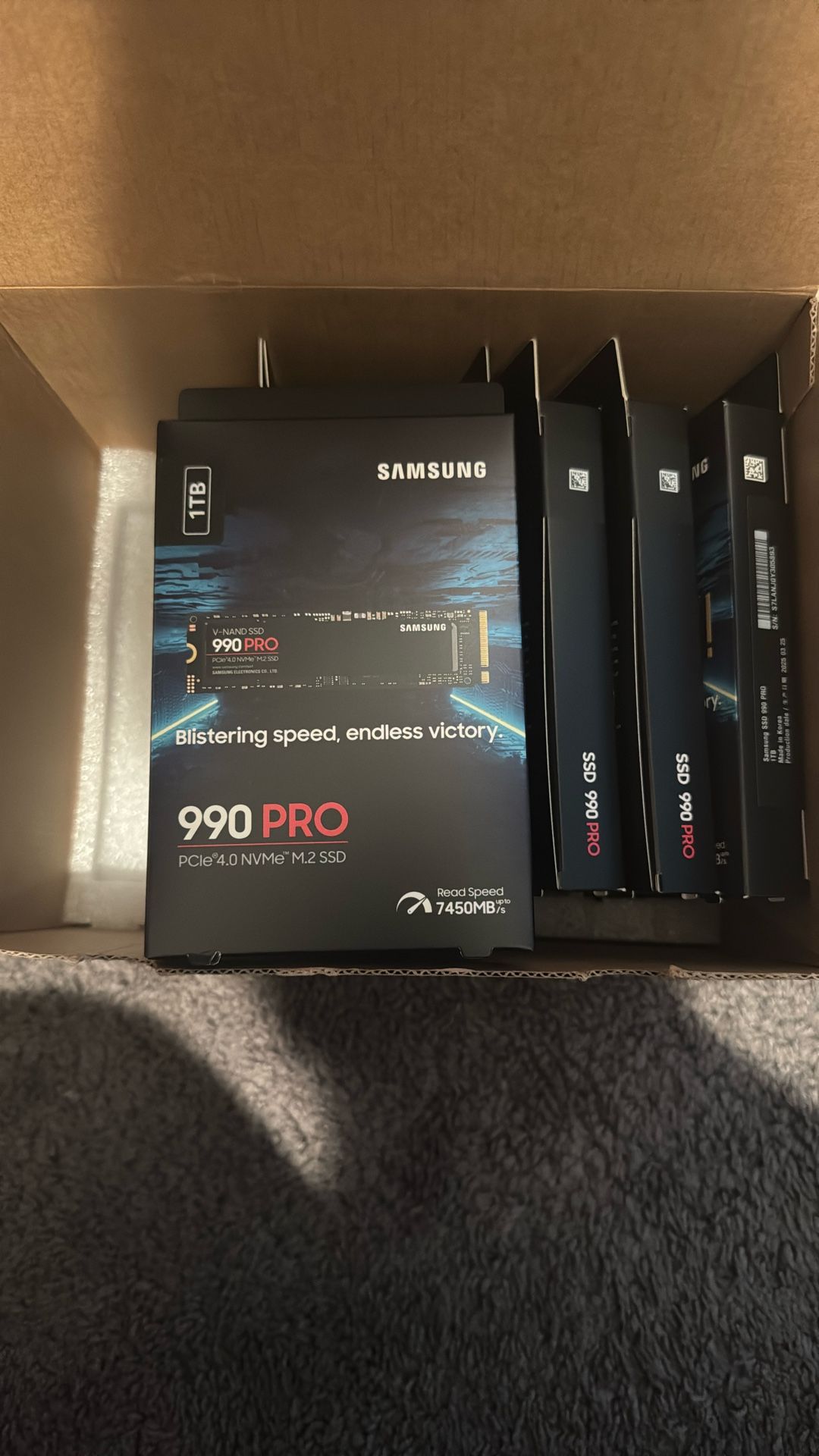 Samsung 990 PRO SSD 1TB PCIe 4.0 M.2 2280 Internal Solid State Hard Drive
