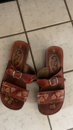 Women’s sandals 7.5