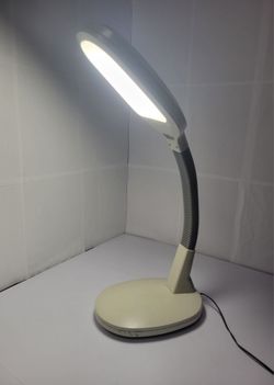 Visio Desk Lamp