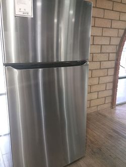 LG REFRIGERATOR 2 DOORS 24 CU.FT STAINLESS