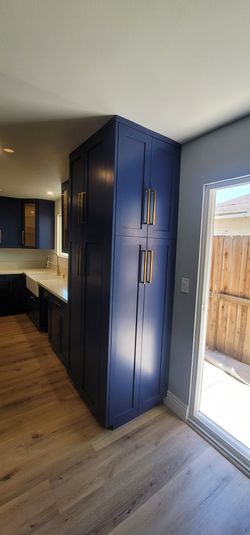 Custom Kitchen Cabinets