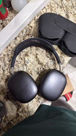AirPod max $150 meet in chino
